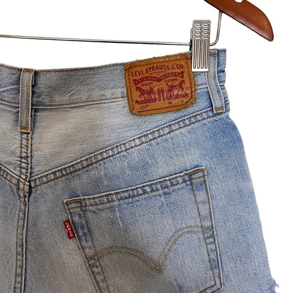 LEVI'S 501 Original Cut Off Denim Shorts - Picture 5 of 13